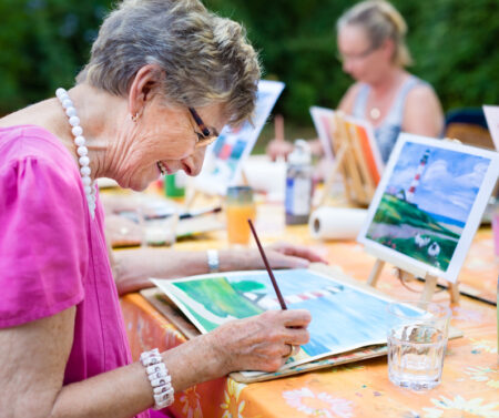Engaging Social Activities for Independent Seniors